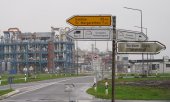 Im Hafen von Brunsbüttel an der Nordsee soll das Gas ab 2026 ankommen. (© picture alliance/dpa/Marcus Brandt)
